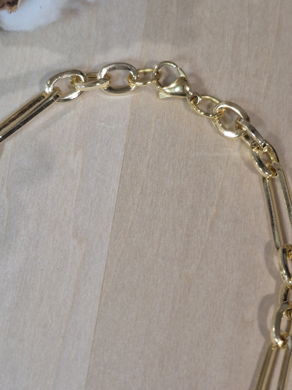 💚💛NEW💚💛 STUNNING!! PaperClip Green Natural Stone And CZ Horseshoe Necklace - Picture 9 of 13